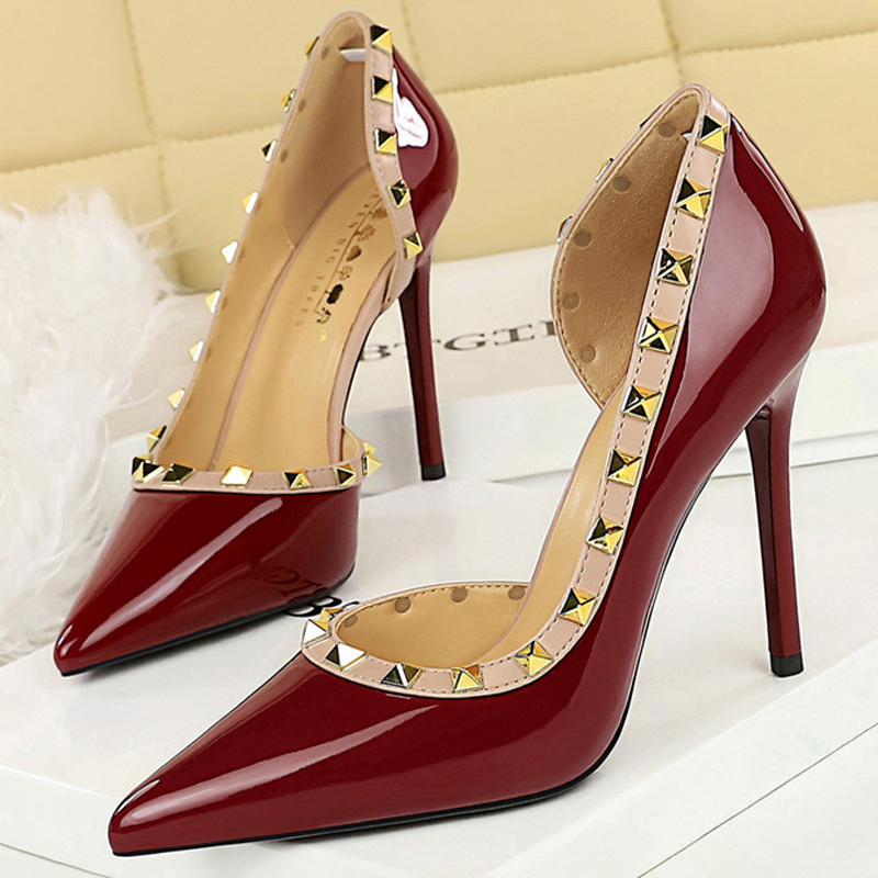 Sexy Women Pumps Rivet Design  - Shoe Tree ulasan dan harga